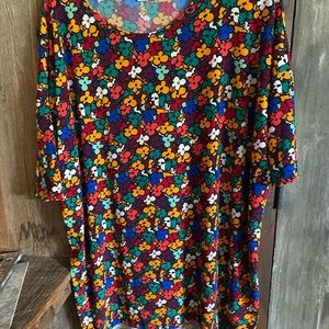 LuLaroe multicolored top! Where with anything M